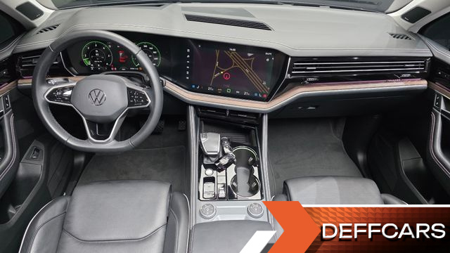 Volkswagen TOUAREG 3.0 TDI Prestige купить на сайте DeffCars