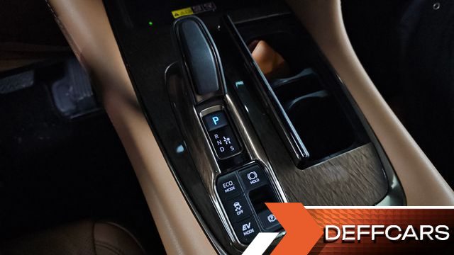 Toyota ALPHARD 2.5 HEV Executive AWD купить на сайте DeffCars