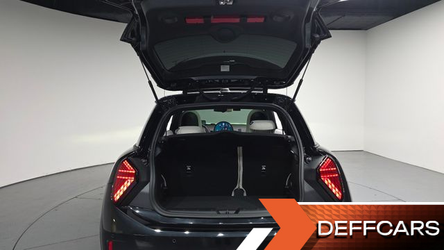 Mini COOPER Favoured купить на сайте DeffCars