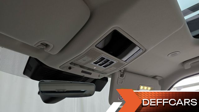 Land Rover DISCOVERY 2.0 P300 SE купить на сайте DeffCars