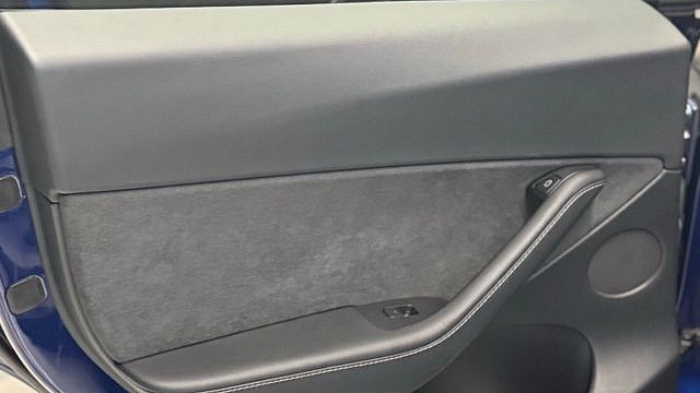 Tesla MODEL Y Standard Range RWD купить на сайте DeffCars