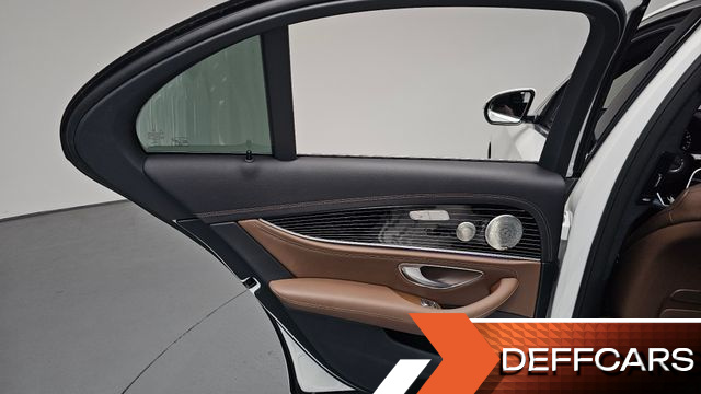 Mercedes E-CLASS E450 4MATIC Exclusive купить на сайте DeffCars