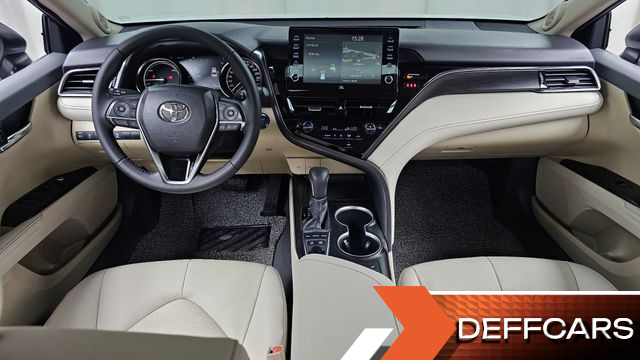 Toyota CAMRY 2.5 XLE Hybrid купить на сайте DeffCars