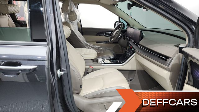 Kia CARNIVAL Gasoline 7-Seater Signature купить на сайте DeffCars