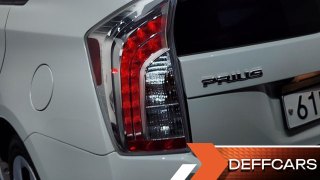 Toyota PRIUS 1.8M купить на сайте DeffCars