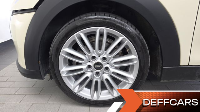 Mini COOPER 5Door Classic Plus Launch Pack Third Generation купить на сайте DeffCars