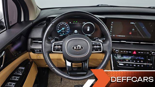 Kia CARNIVAL 7-Seater Signature купить на сайте DeffCars