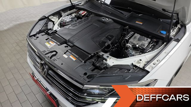 Volkswagen TOUAREG 3.0 TDI Prestige купить на сайте DeffCars
