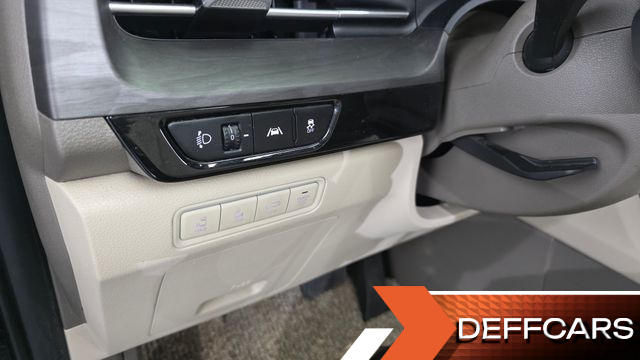 Kia CARNIVAL 9-Seater Signature купить на сайте DeffCars