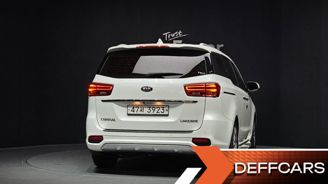 Kia CARNIVAL 7-Seater Limousine President купить на сайте DeffCars