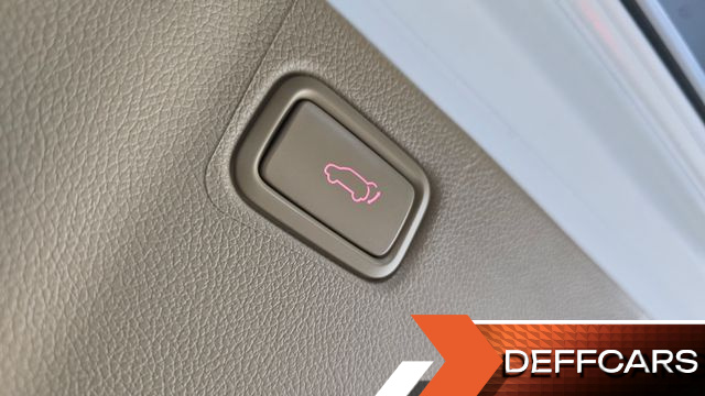 Kia CARNIVAL 7-Seater Limousine President купить на сайте DeffCars