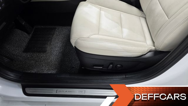 Hyundai GRANDEUR Le Blanc купить на сайте DeffCars