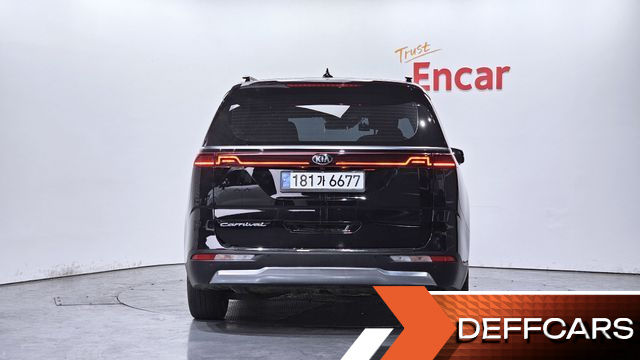 Kia CARNIVAL 9-Seater Signature купить на сайте DeffCars