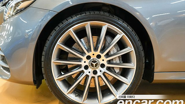 Mercedes E-CLASS E350 4MATIC AMG Line купить на сайте DeffCars