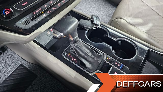 Kia CARNIVAL 9-Seater Noblesse купить на сайте DeffCars