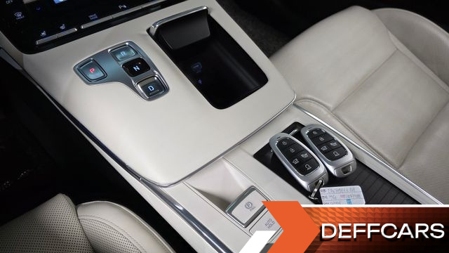 Hyundai GRANDEUR 3.3 Le Blanc купить на сайте DeffCars