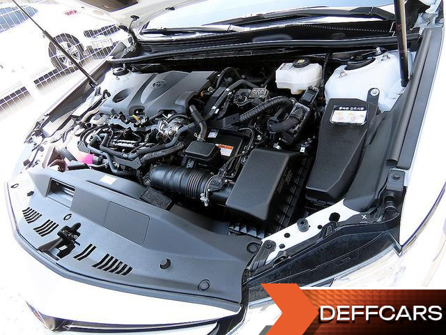 Toyota CAMRY 2.5 XLE Hybrid купить на сайте DeffCars