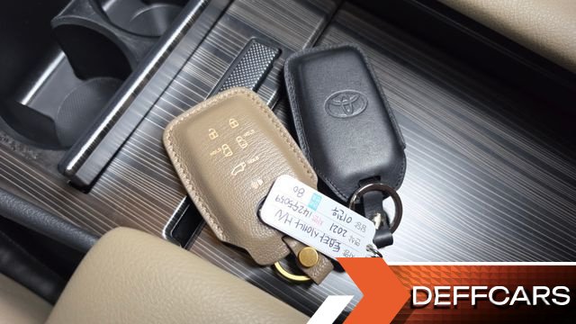Toyota SIENNA 2.5 Hybrid AWD купить на сайте DeffCars
