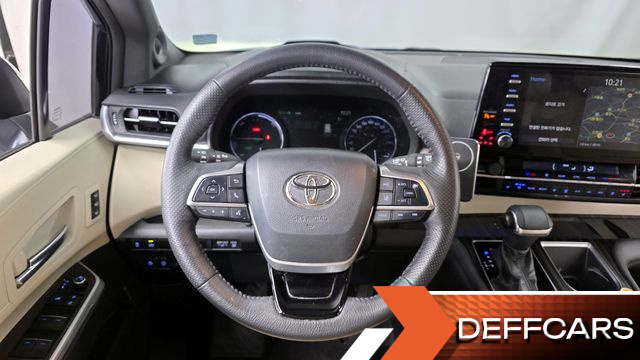 Toyota SIENNA 2.5 Hybrid 2WD купить на сайте DeffCars