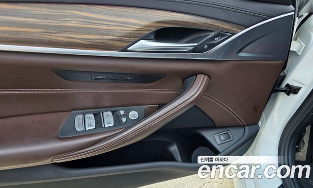 BMW 5-SERIES 530i xDrive M Sport Package Plus купить на сайте DeffCars