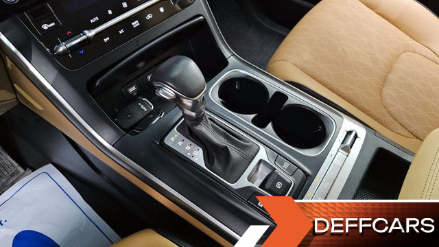 Kia CARNIVAL 9-Seater Prestige купить на сайте DeffCars