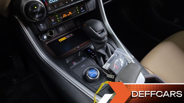 Toyota RAV4 2,5 4WD Hybrid LTD купить на сайте DeffCars