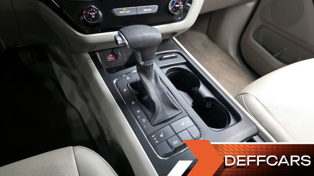 Kia CARNIVAL 11-seater Deluxe купить на сайте DeffCars