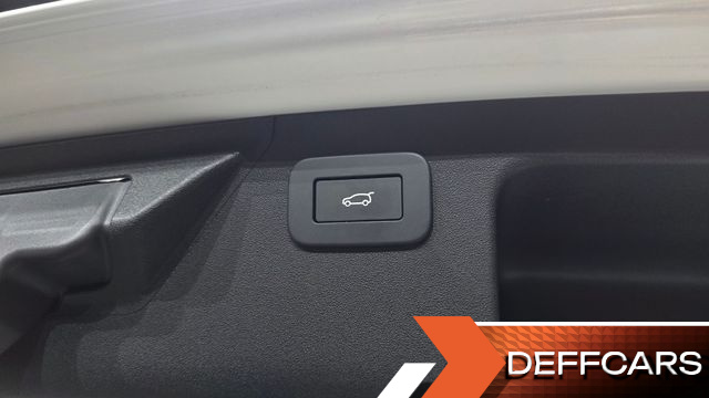 Land Rover DISCOVERY SPORT P250 Dynamic SE купить на сайте DeffCars