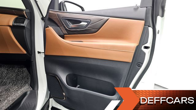 Toyota ALPHARD 2.5 HEV Executive AWD купить на сайте DeffCars