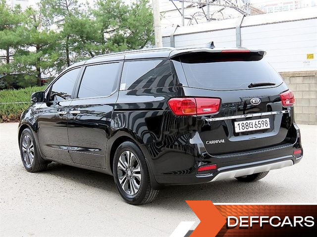 Kia CARNIVAL 9-Seater Luxury купить на сайте DeffCars