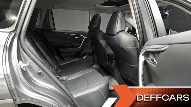 Toyota RAV4 2.5 2WD купить на сайте DeffCars