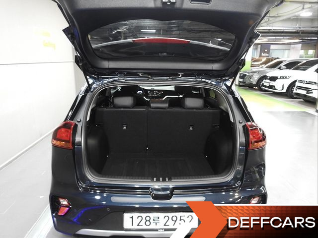 Kia NIRO 1.6 HEV Luxury купить на сайте DeffCars