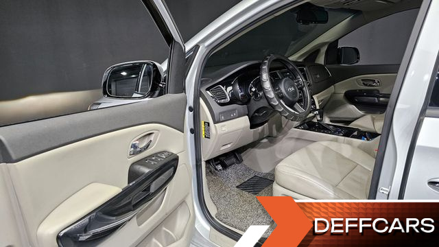 Kia CARNIVAL 9-seater Prestige купить на сайте DeffCars