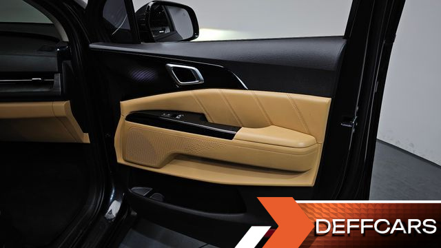 Kia CARNIVAL 9-Seater Signature купить на сайте DeffCars