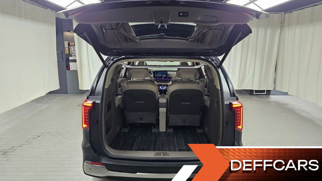 Kia CARNIVAL Gasoline 4-Seater Hi Limousine Signature купить на сайте DeffCars