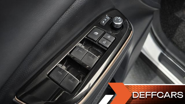 Toyota CROWN 2.5 4WD Hybrid купить на сайте DeffCars