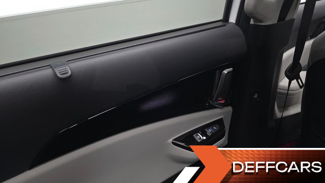 Kia CARNIVAL Gasoline 7-Seater Signature купить на сайте DeffCars