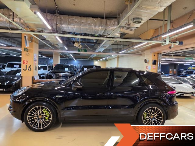 Porsche CAYENNE 3.0 E-Hybrid купить на сайте DeffCars