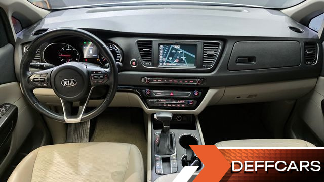 Kia CARNIVAL 9-Seater Luxury купить на сайте DeffCars
