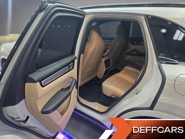 Porsche CAYENNE 3.0 E-HYBRID PLATINUM EDITION купить на сайте DeffCars