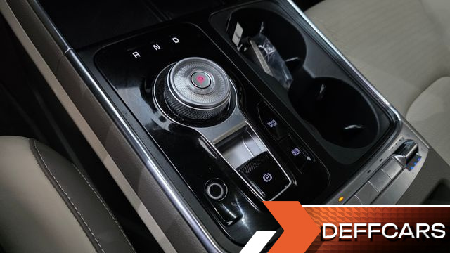 Kia CARNIVAL 7-Seater Signature купить на сайте DeffCars