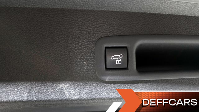 Toyota SIENNA 2.5 Hybrid 2WD купить на сайте DeffCars