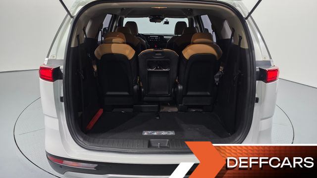 Kia CARNIVAL Gasoline 11-Seater Prestige купить на сайте DeffCars
