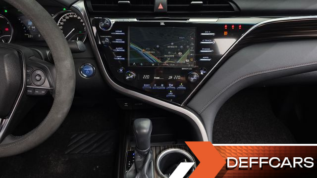 Toyota CAMRY 2.5 XLE Hybrid купить на сайте DeffCars