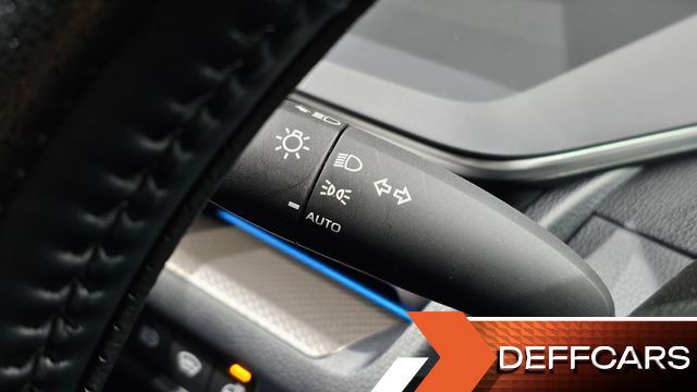 Toyota PRIUS 2.0 XLE купить на сайте DeffCars