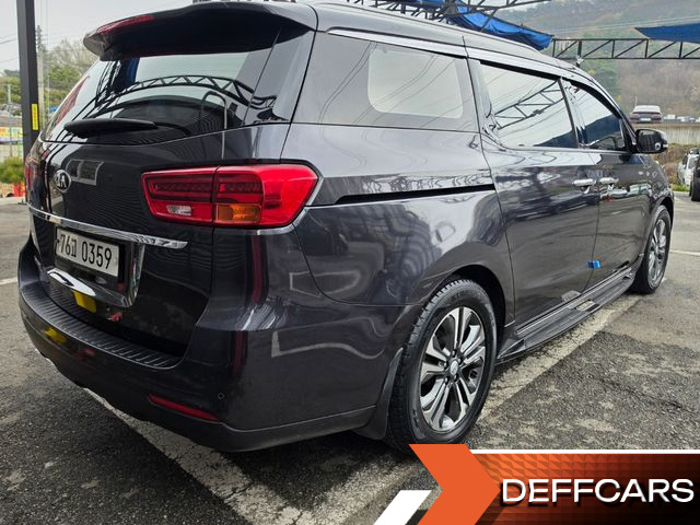 Kia CARNIVAL 11-Seater Prestige купить на сайте DeffCars