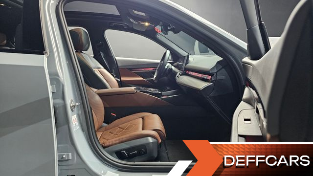 BMW 5-SERIES 530i xDrive M Sport купить на сайте DeffCars