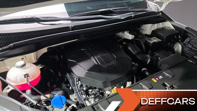Kia CARNIVAL 9-Seater Signature купить на сайте DeffCars
