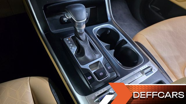 Kia CARNIVAL 9-Seater Prestige купить на сайте DeffCars