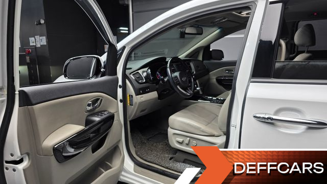Kia CARNIVAL 9-Seater Noblesse Special купить на сайте DeffCars